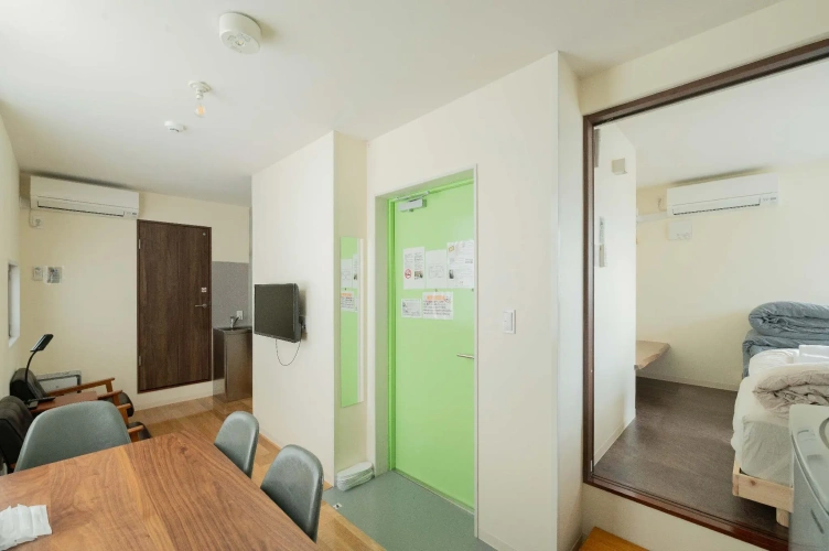 2 Bedrooms Studio