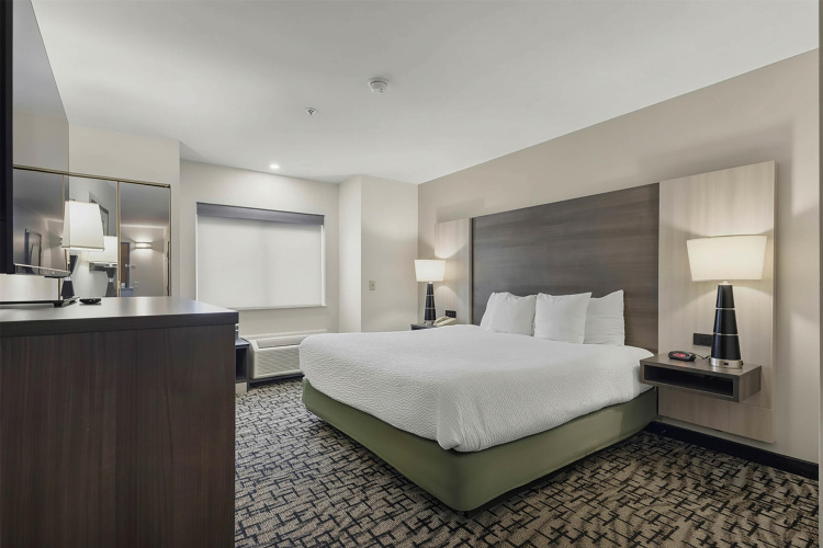 Best Western Crown Inn & Suites