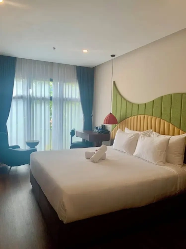 Deluxe Double room with city view
