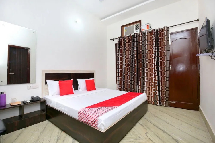 Oyo 24666 Samar Residency