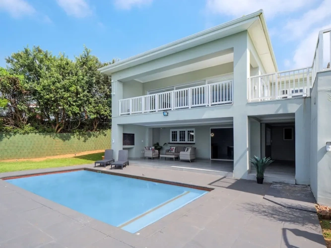 4 Bedrooms Cottage