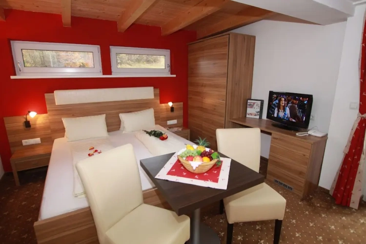 Standard Double room with balcony and with mountain view