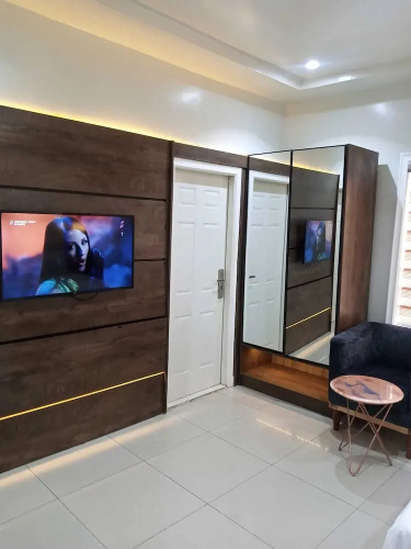 Ten15 Hotel & Suites