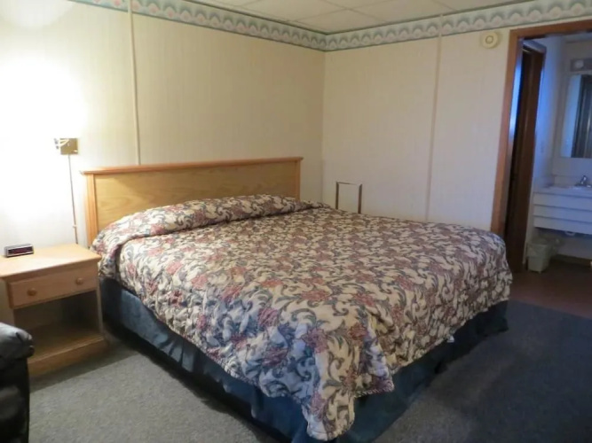 Mid Town Western Inn