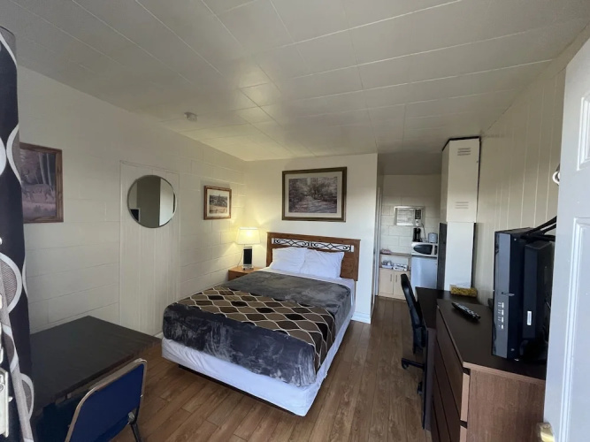 West Castle Motel