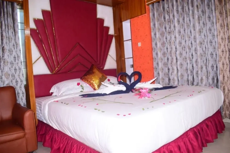 3 Bedrooms Deluxe Apartment with city view