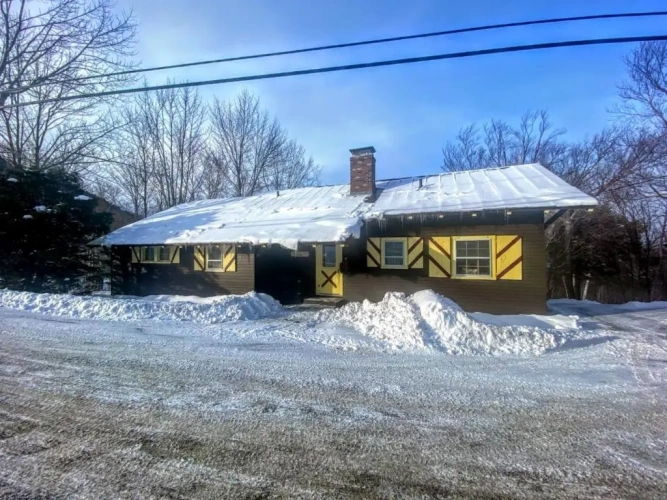 4 Bedrooms Cottage