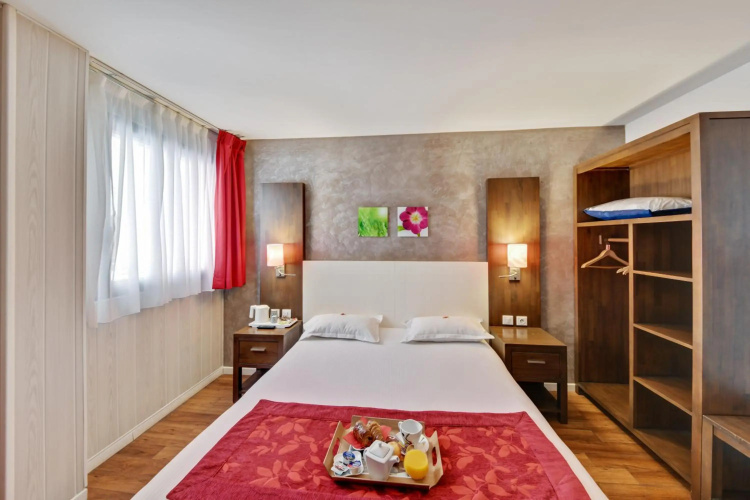 Hotel Paris Pacific
