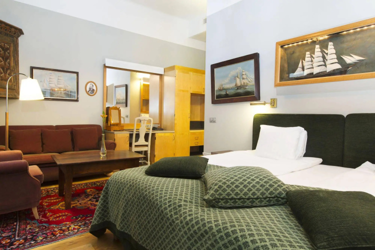 Victory Hotel