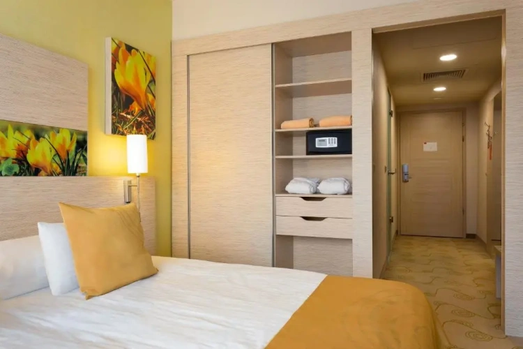 Standard Double room with view