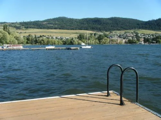Lakeshore Paradise Bed And Breakfast