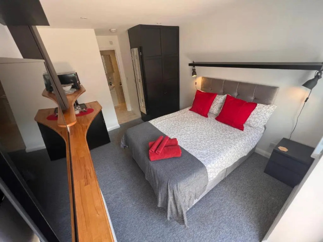 Larmins Room
