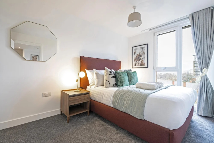 Deluxe Leeds Flat With Views