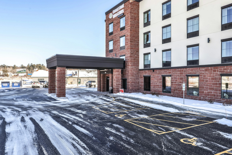 Cobblestone Hotel & Suites - Rhinelander - Rhinelander, WI