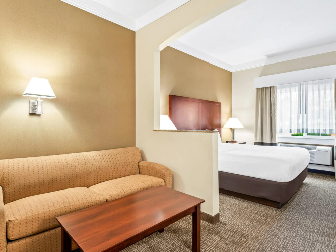 Comfort Suites Linn County