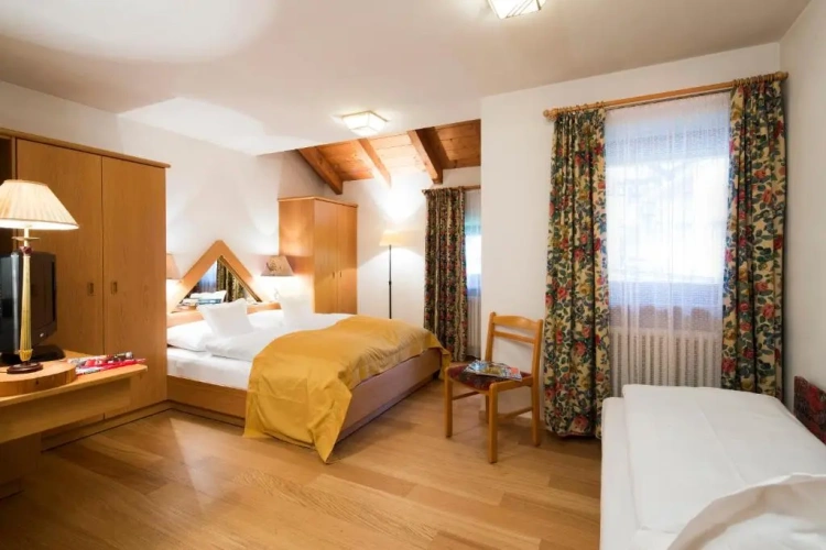 Standard Triple room with balcony