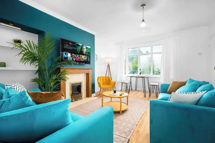 Stylish Three Bedroom Retreat With Garden