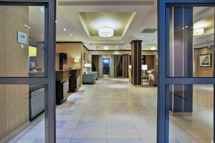 Holiday Inn Express & Suites Kingston Central photo 16