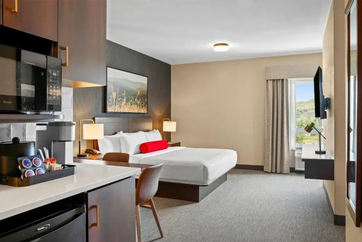 Quadruple Family Suite