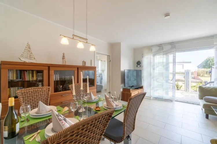 2 Bedrooms Apartment