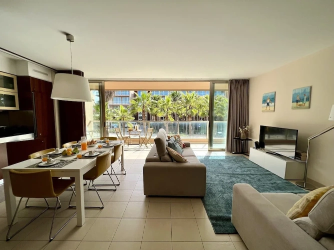 2 Bedrooms Apartment