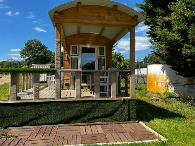 The Caduceus - Private Cabins