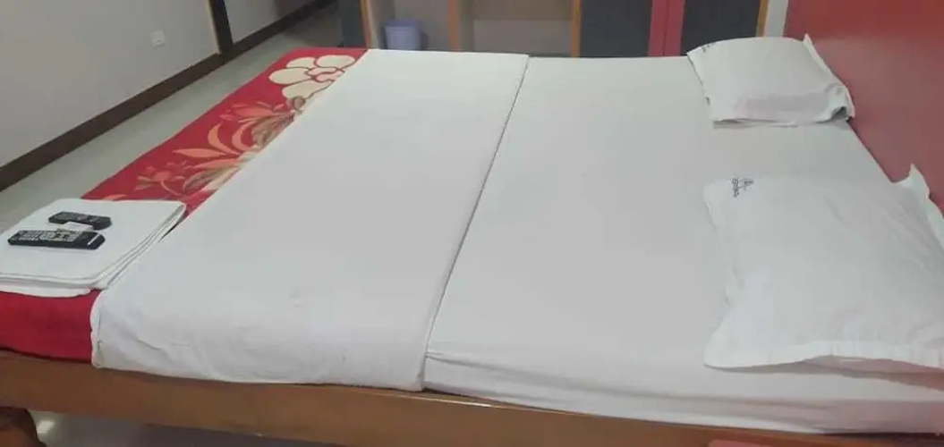 iROOMZ Hotel Ashoka