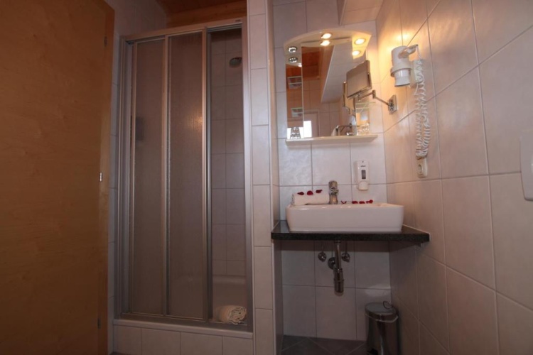 3 Bedrooms Apartment