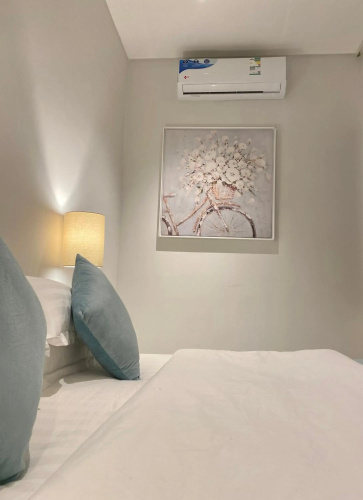 Spacious new 2 bedroom Apt-in amazing location