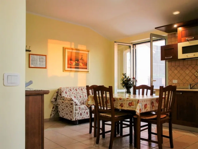 2 Bedrooms Apartment with balcony and with sea view