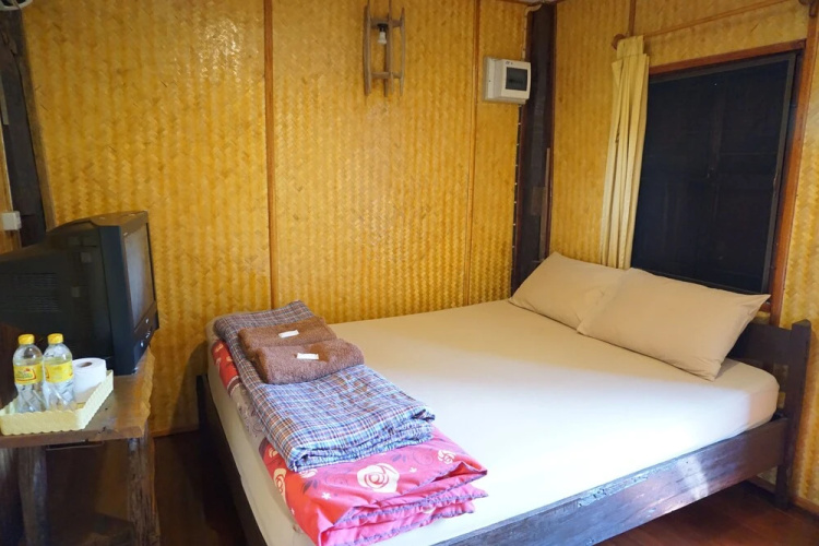 Ban Sam Lor Resort