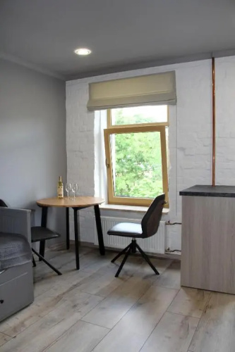 Quiet loft with free parking