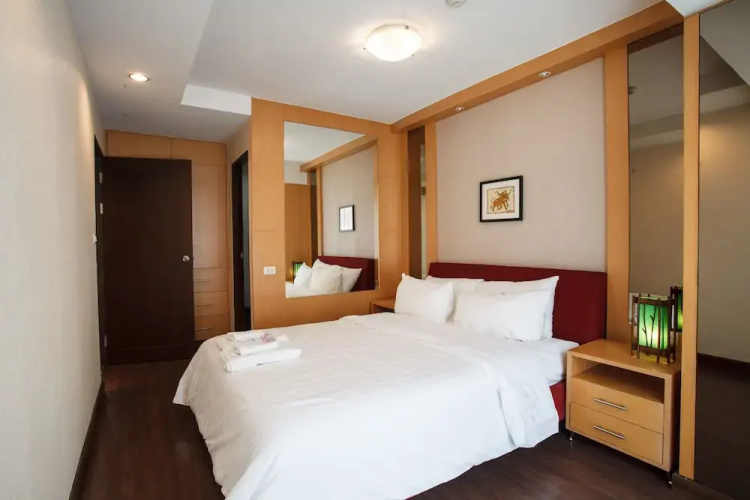 3A - 2 Bedroom Downtown Apartment With Shared Pool