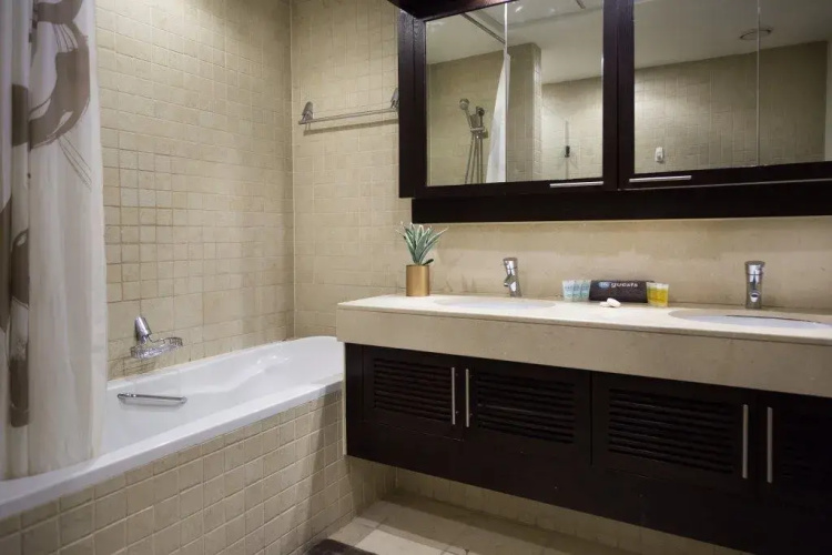 2 Bedroom Flat On 31St Floor, Burj Khalifa View!