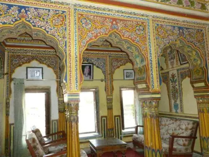Narayan Niwas Castle
