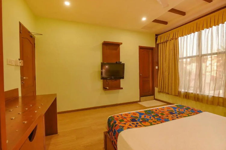 Fabhotel The Btm Palace