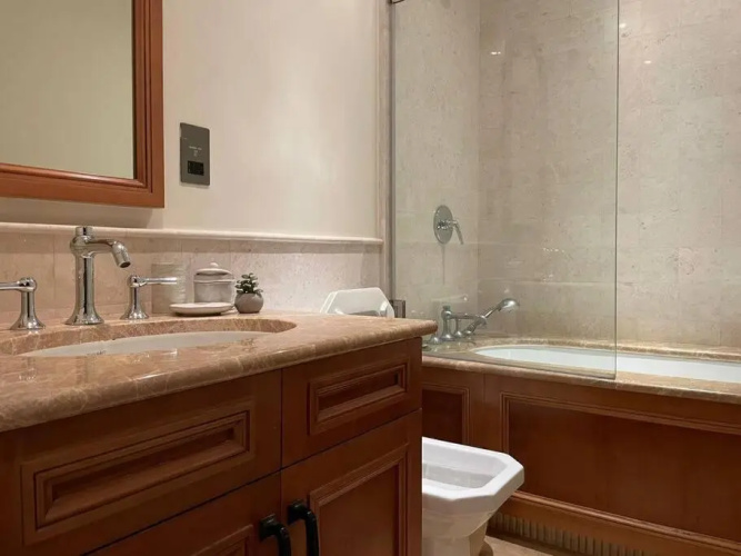 Cheerful 4-bedroom Villa With Shared Pool