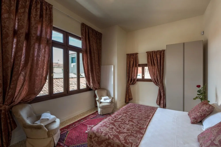 Ca' Longo Palace Apartments