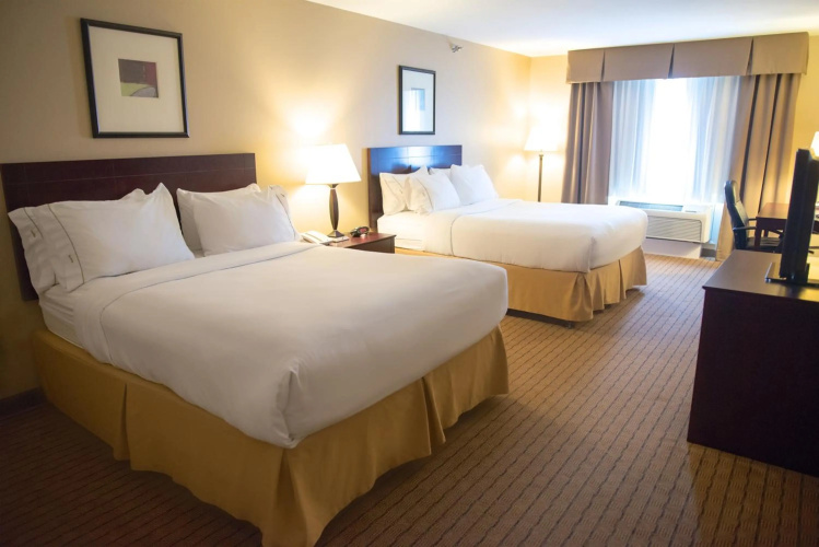 Holiday Inn Express Devils Lake by IHG