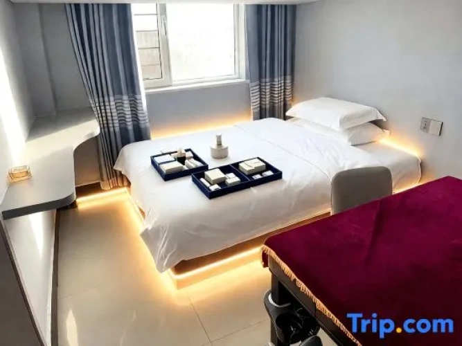 Suite with city view