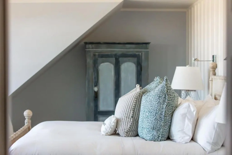Standard Quadruple room with view