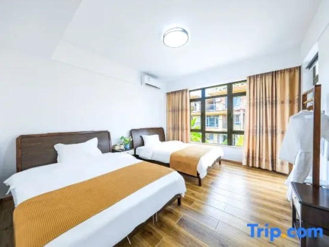 5 Bedrooms Double Villa
