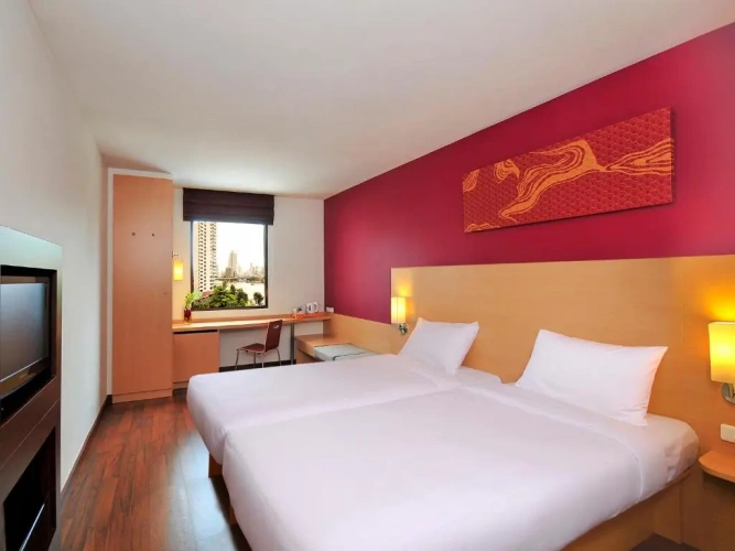 Standard Twin room with river view
