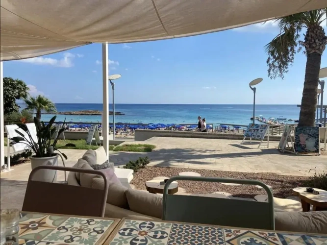 Double Basement Studio with sea view