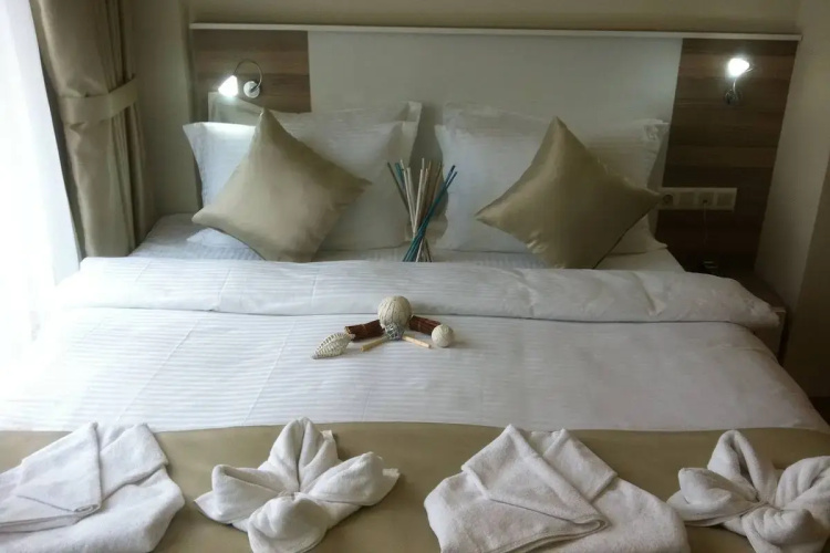 Bayrambey Otel