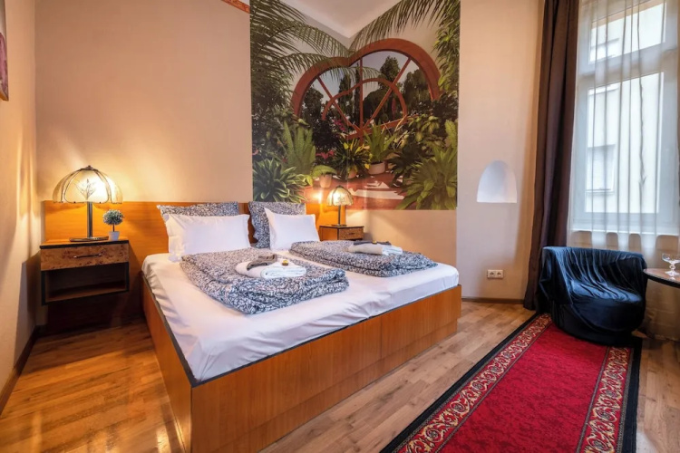 Kristal Hotel