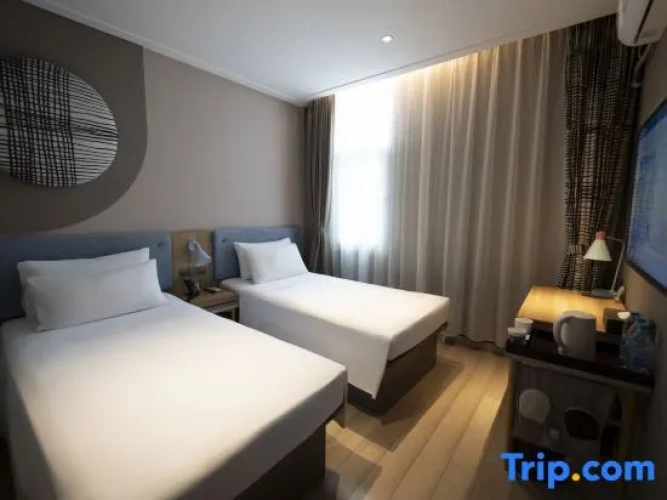 Superior Double room with street view