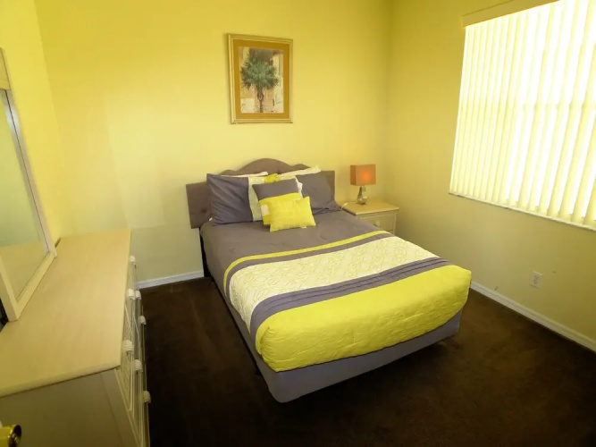 5 BED Pool Home IN Golf Community