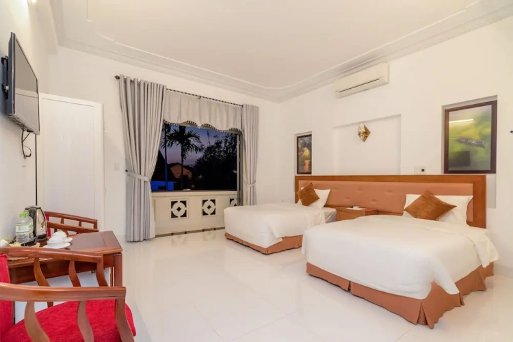 1 Bedroom Standard Twin room with balcony and with pool view