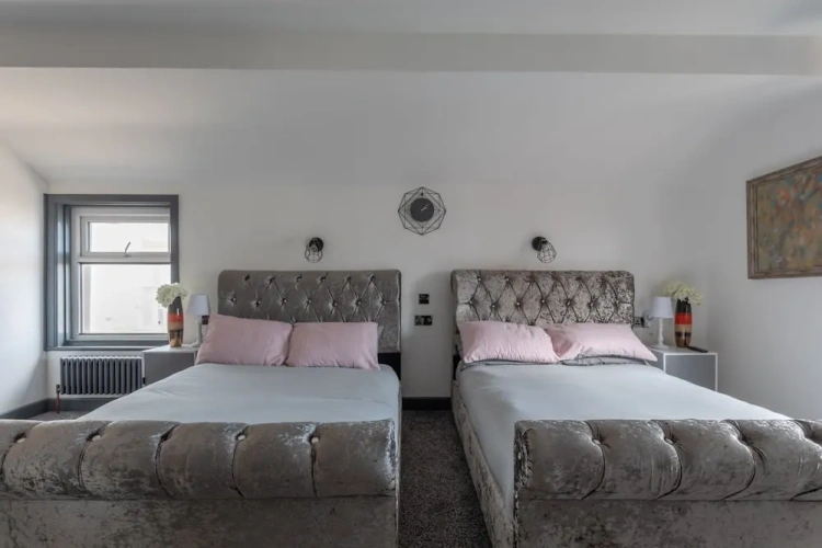 Standard Twin Family room with balcony